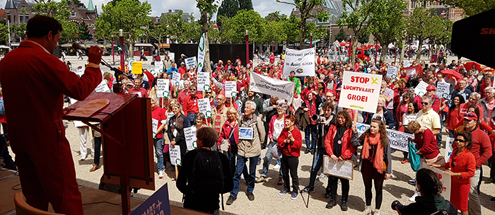 Dutch demonstrations against aviation lobby